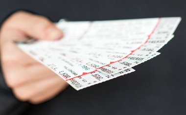 Imagem de destaque para Ingresso Rápido oferece descontos a partir de 50% em shows e espetáculos; saiba mais!