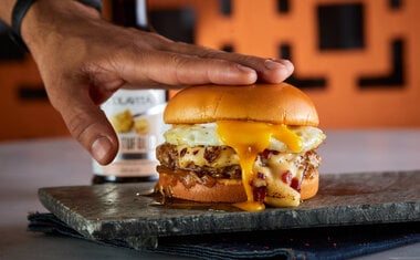 Imagem de destaque para Dia do Hambúrguer: 40 lugares deliciosos e imperdíveis para comemorar a data em São Paulo