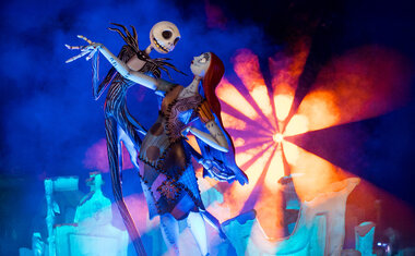 Imagem de destaque para Saiba tudo sobre a exposição imersiva 'O Estranho Mundo de Jack de Tim Burton - Caminho de Luzes', em cartaz em São Paulo