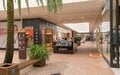 Imagem de destaque para 12 outlets no estado de São Paulo para economizar na hora de renovar o guarda-roupa 