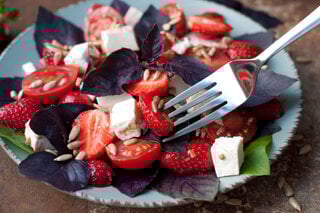 Receitas: Receita de vinagrete de morango é opção deliciosa para os dias quentes; confira o o a o!