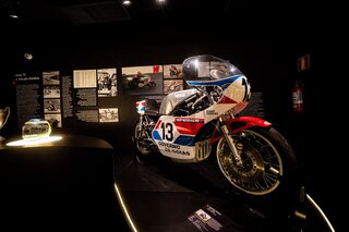 Exposição: Exposição 'Duas Rodas e Uma Nação' no Farol Santander