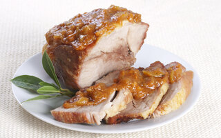 Pernil com molho de damasco