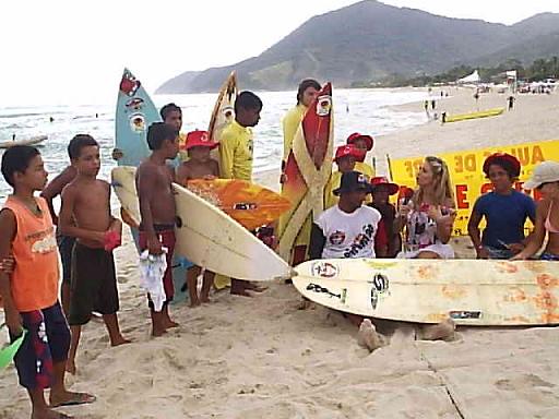Imagem de destaque para Escola de Surf do professor Marco Aurélio
