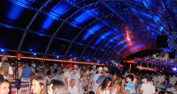 Na Cidade: Rio Réveillon 2014 no Jockey Club Brasileiro