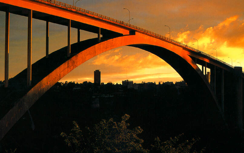 Imagem de destaque para Ponte da Amizade