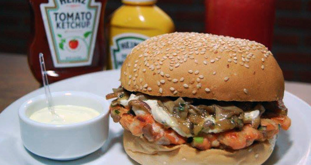 Restaurantes: Sanduicheria Petrópolis traz cardápio diverso de lanches e sobremesas