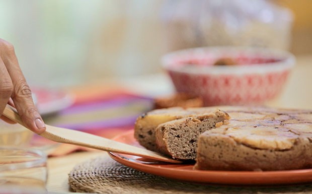 BOLO INTEGRAL DE BANANA COM ABACAXI